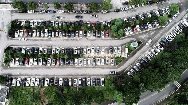 免費(fèi)停車！大連游客為黃龍洞景區(qū)停車場(chǎng)點(diǎn)贊
